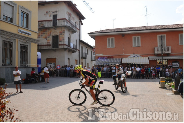 I ciclisti d&#039;acciaio danno spettacolo a Cavour