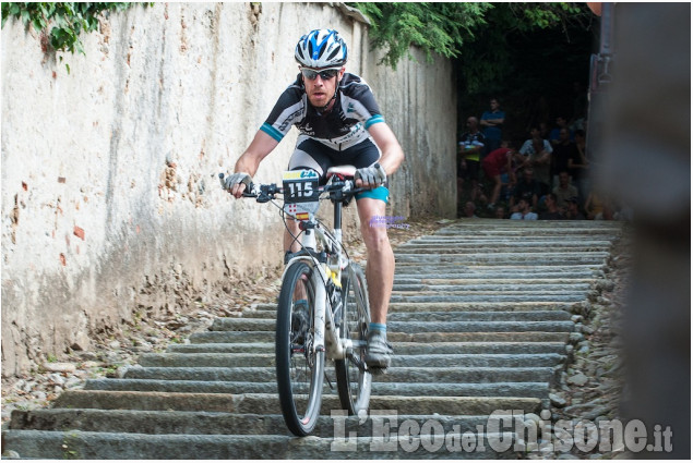 I ciclisti d&#039;acciaio danno spettacolo a Cavour