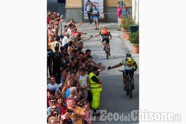 I ciclisti d&#039;acciaio danno spettacolo a Cavour