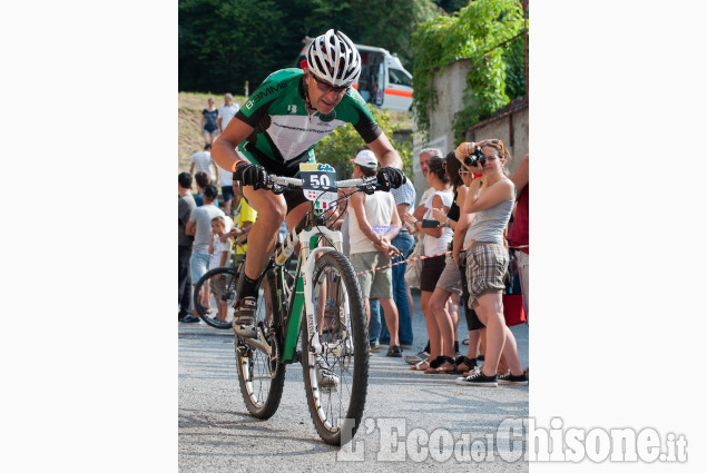 I ciclisti d&#039;acciaio danno spettacolo a Cavour