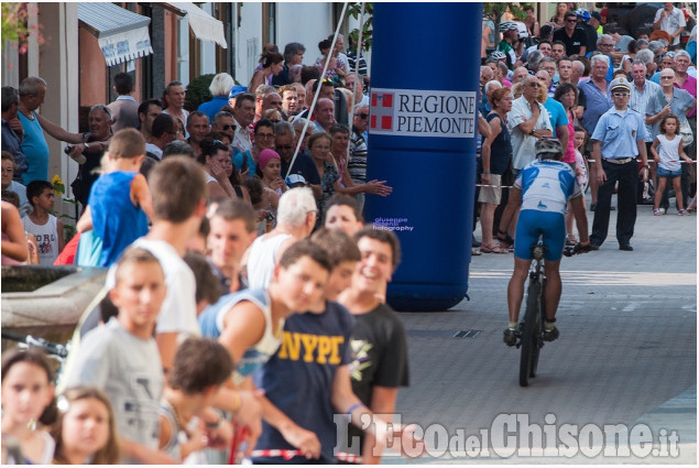 I ciclisti d&#039;acciaio danno spettacolo a Cavour