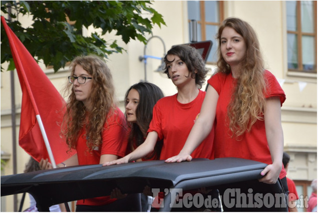 Palio dei borghi di Villar Perosa: ieri sera la sfilata e la cermonia d&#039;apertura