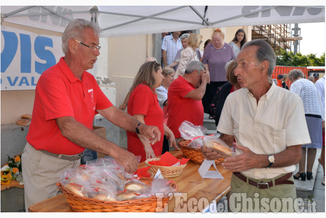 San Pietro VL  Distribuzione pane Caritum