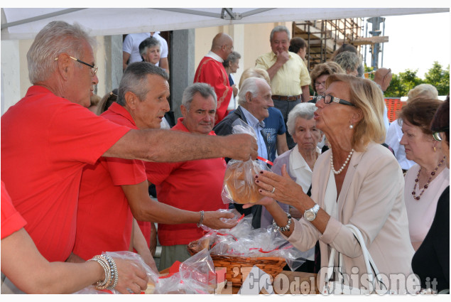 San Pietro VL  Distribuzione pane Caritum