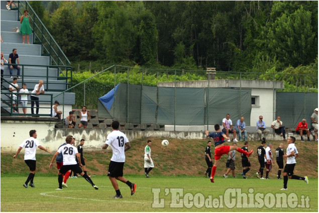 Cantalupa : calcio amichevoli della Pro Vercelli e del Torino Primavera