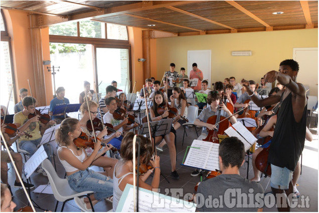A Cantalupa è arrivata l&#039;Orchestra per la Pace Pequenas Huellas