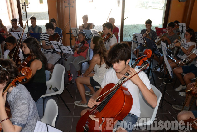 A Cantalupa è arrivata l&#039;Orchestra per la Pace Pequenas Huellas