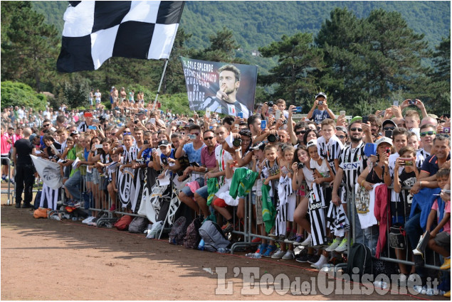 Villar Perosa Juventus calcio in festa 