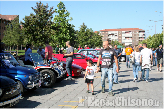 Nichelino: raduno auto e moto d&#039;epoca