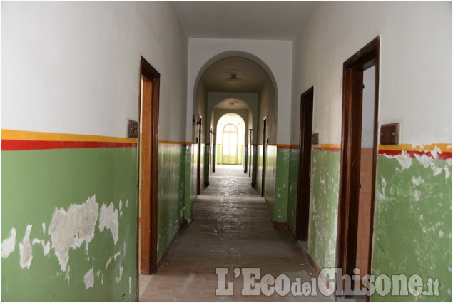 Pinerolo il Comitato per la Valorizzazione della Caserma Bochard in visita