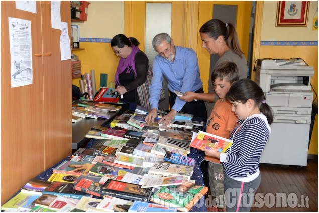 La festa del libro nella piccola biblioteca di Prarostino