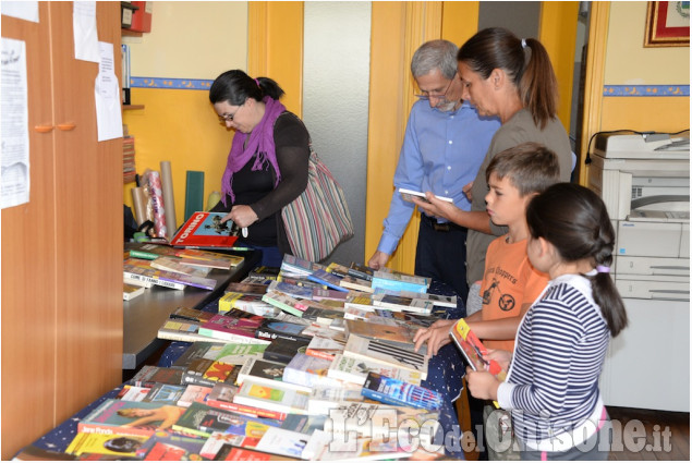 La festa del libro nella piccola biblioteca di Prarostino