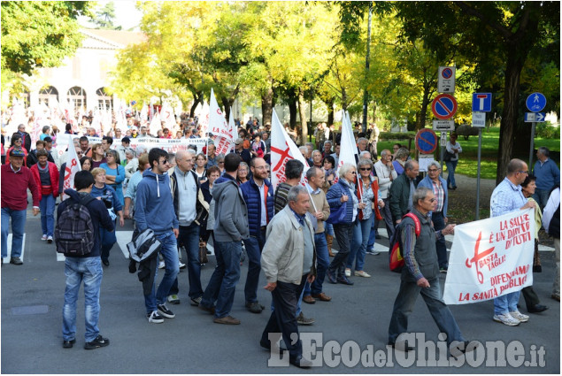 Pinerolo: corteo per salvare l&#039;ospedale Agnelli