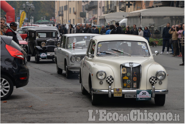 Pinerolo : Raduno auto e moto storiche