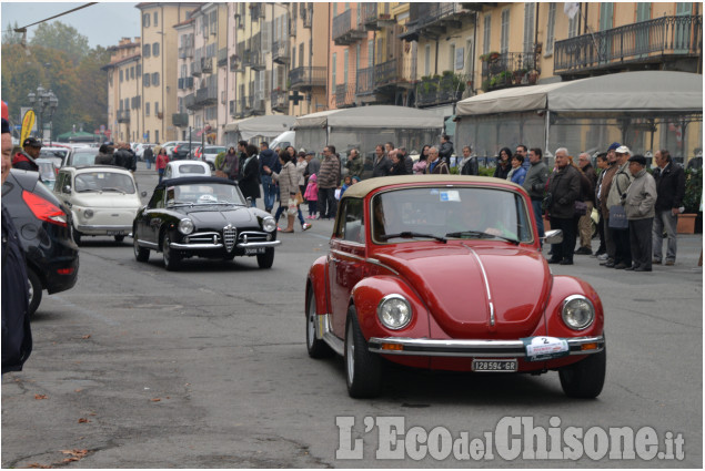 Pinerolo : Raduno auto e moto storiche