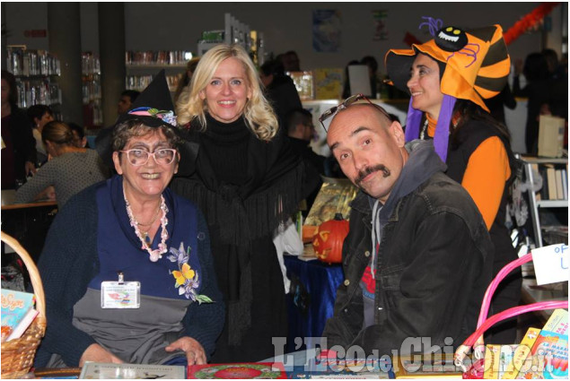 Nichelino: &quot;Notte nera&quot; in biblioteca