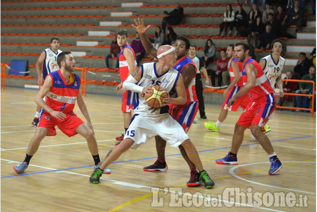Basket : Pinerolo -Novara 