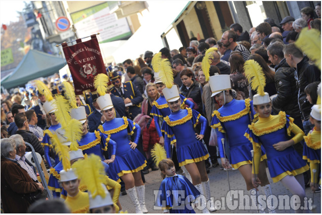 Cavour presa d&#039;assalto nei primi giorni di Tuttomele 2015