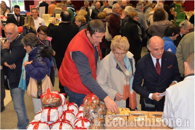 Pinerolo: Panettone in vetrina