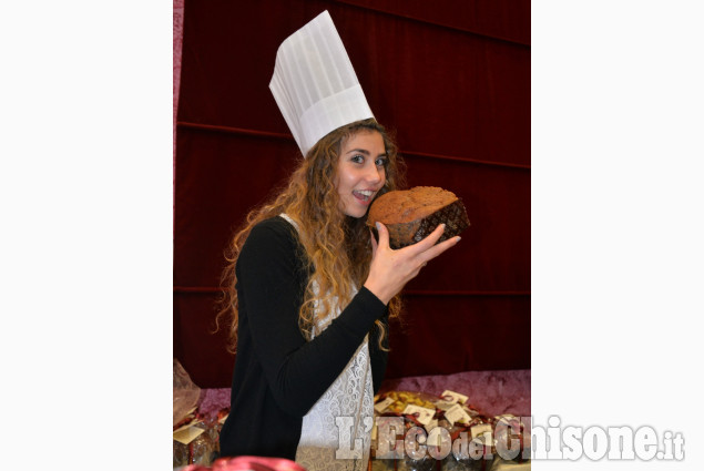 Pinerolo: Panettone in vetrina