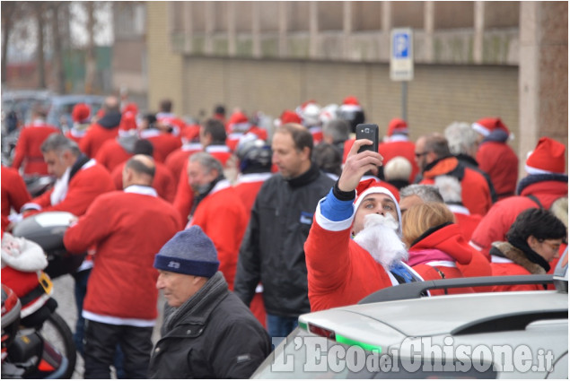 Pinerolo Babbi Natali in partenza per Torino