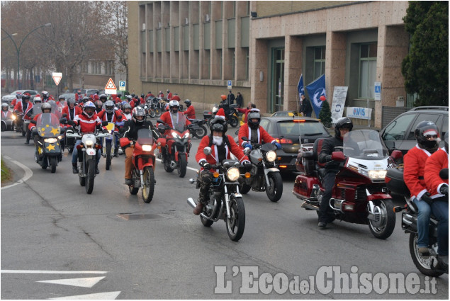 Pinerolo Babbi Natali in partenza per Torino