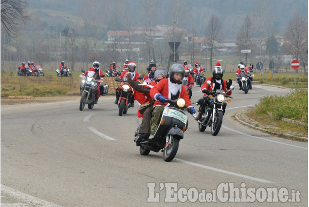 Pinerolo Babbi Natali in partenza per Torino