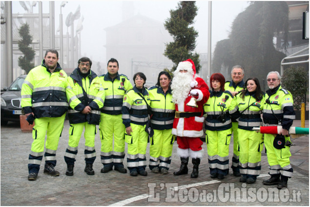 Nichelino: Babbi Natale a spasso per la città