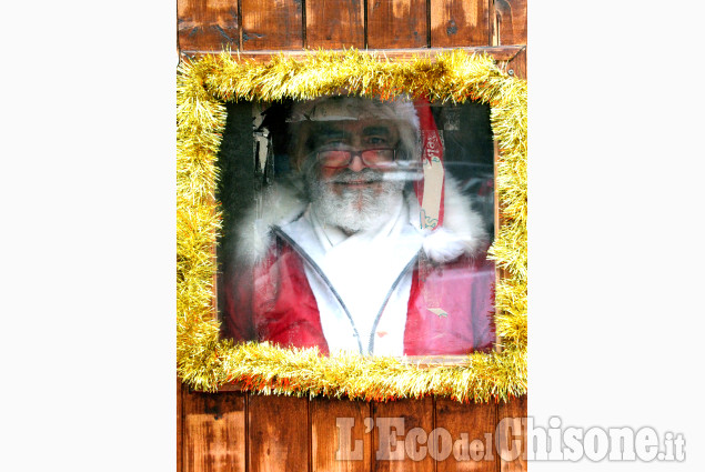 Nichelino: Babbi Natale a spasso per la città