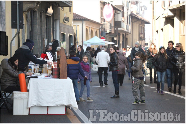 Piscina: invasione di Babbi Natale