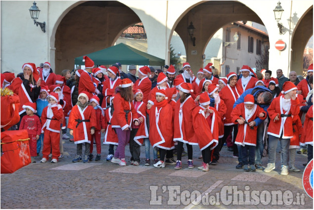 Frossasco :la corsa dei Babbi Natale