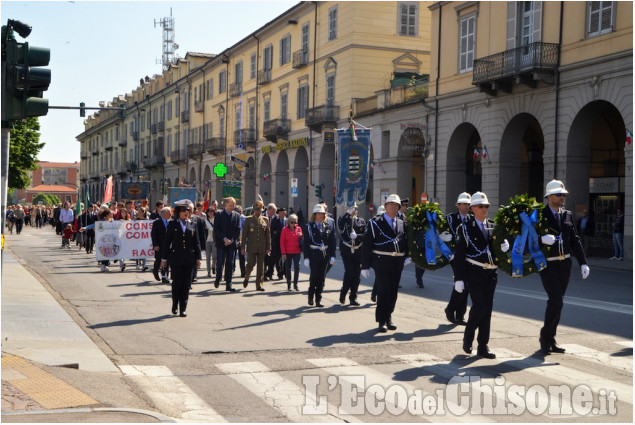 Pinerolo: Corteo del 25 Aprile