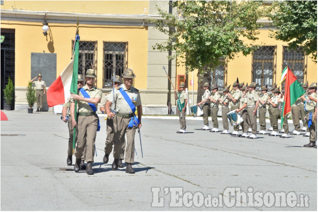 Comandante del 3°Alpini a Pinerolo ,Colonnello Nicola Piasente Comandante del 3°Alpini a Pinerolo Colonnello Nicola Piasente