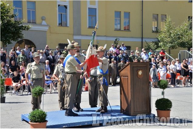Comandante del 3°Alpini a Pinerolo ,Colonnello Nicola Piasente Comandante del 3°Alpini a Pinerolo Colonnello Nicola Piasente