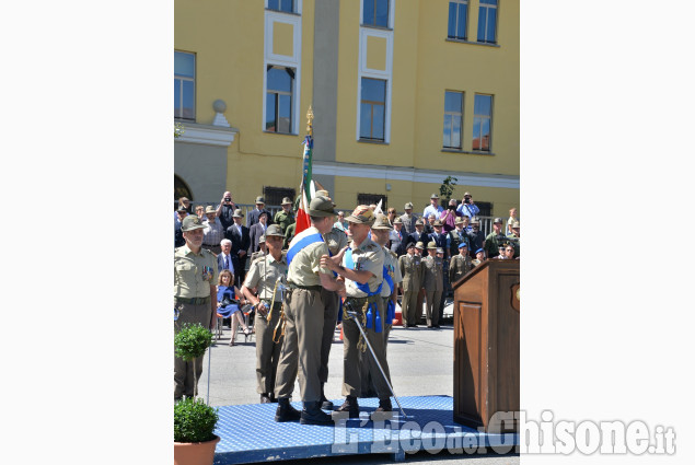 Comandante del 3°Alpini a Pinerolo ,Colonnello Nicola Piasente Comandante del 3°Alpini a Pinerolo Colonnello Nicola Piasente