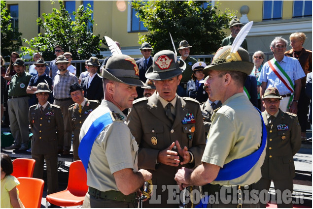 Comandante del 3°Alpini a Pinerolo ,Colonnello Nicola Piasente Comandante del 3°Alpini a Pinerolo Colonnello Nicola Piasente