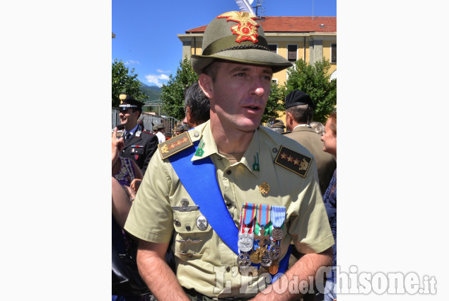 Comandante del 3°Alpini a Pinerolo ,Colonnello Nicola Piasente Comandante del 3°Alpini a Pinerolo Colonnello Nicola Piasente