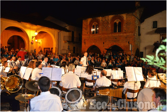 A Frossasco la Filarmonica è scesa in piazza