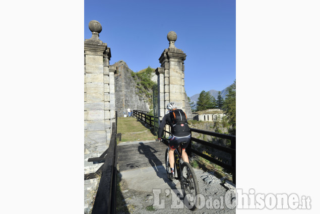 Concorrenti dell&#039;Iron Bike nel cuore del Forte di Fenestrelle