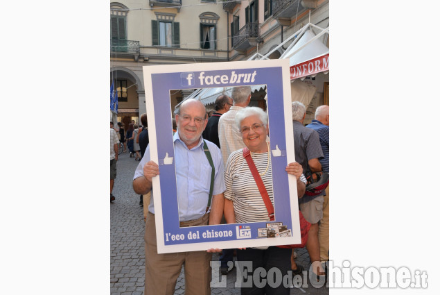 Facce da Artigianato: anche nel week-end tantissimi selfie allo stand de &quot;L&#039;Eco&quot;
