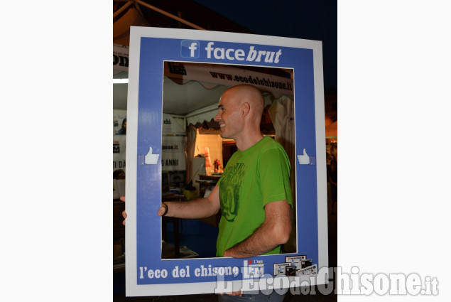 Facce da Artigianato: anche nel week-end tantissimi selfie allo stand de &quot;L&#039;Eco&quot;