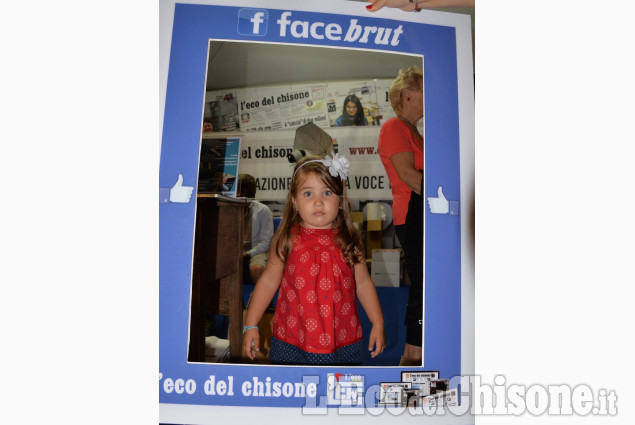 Facce da Artigianato: anche nel week-end tantissimi selfie allo stand de &quot;L&#039;Eco&quot;