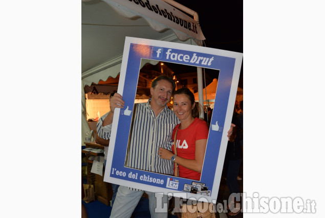 Facce da Artigianato: anche nel week-end tantissimi selfie allo stand de &quot;L&#039;Eco&quot;