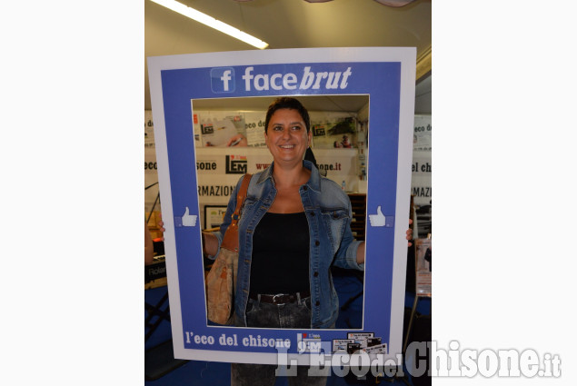 Facce da Artigianato: anche nel week-end tantissimi selfie allo stand de &quot;L&#039;Eco&quot;