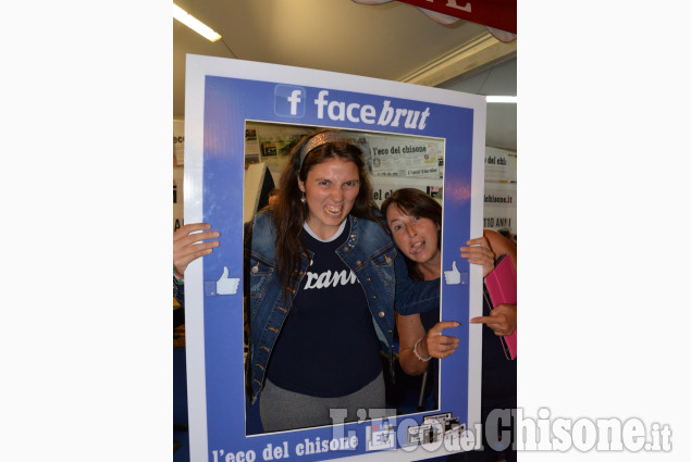 Facce da Artigianato: anche nel week-end tantissimi selfie allo stand de &quot;L&#039;Eco&quot;
