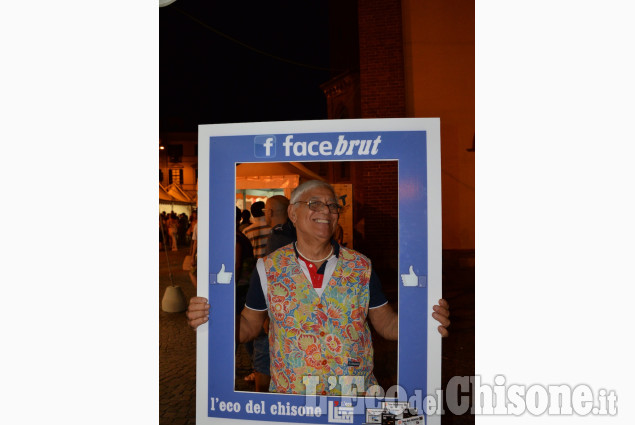 Facce da Artigianato: anche nel week-end tantissimi selfie allo stand de &quot;L&#039;Eco&quot;