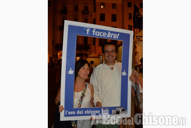 Facce da Artigianato: anche nel week-end tantissimi selfie allo stand de &quot;L&#039;Eco&quot;
