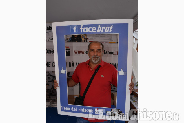 Facce da Artigianato: anche nel week-end tantissimi selfie allo stand de &quot;L&#039;Eco&quot;