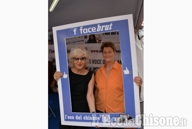 Facce da Artigianato: anche nel week-end tantissimi selfie allo stand de &quot;L&#039;Eco&quot;