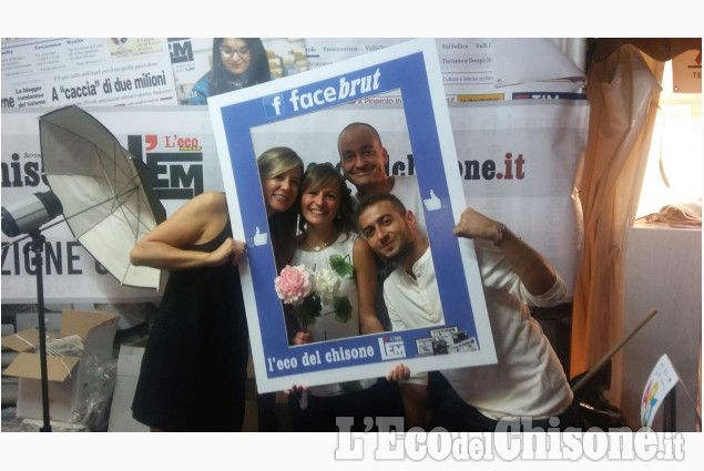 Facce da Artigianato: anche nel week-end tantissimi selfie allo stand de &quot;L&#039;Eco&quot;